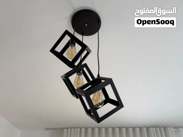 ثريات سقف عدد 2 للبيع مستعمل 3 اشهر