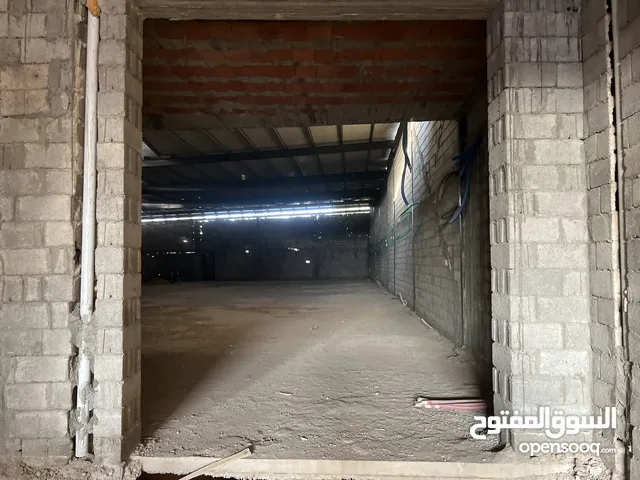 هنقر للإيجار في منطقة السبعة علي طريق 800متر