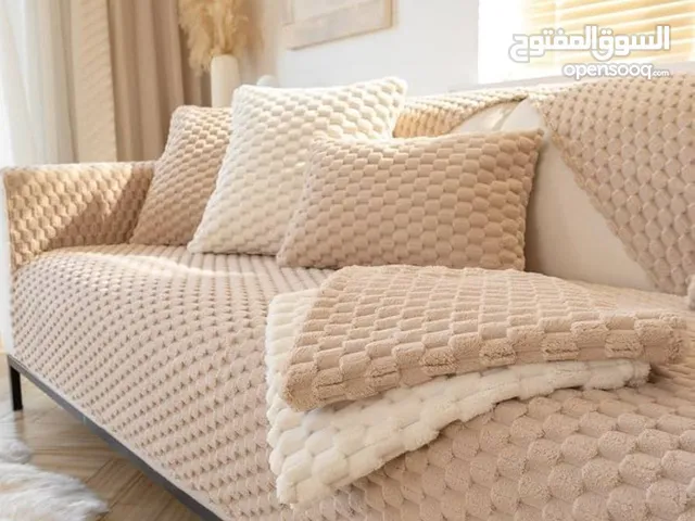 طقم الفرو الكرات الفاخر وصل أفخم طقم يعطي للكنب شكل دافي ولطيف ومليان فخامة!