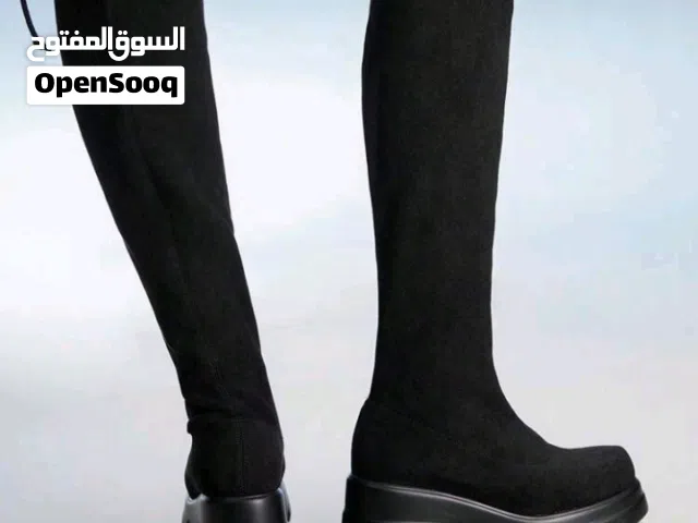 بوت اسود طويل شامو سواد فاحم  قياس 40 ويلبس 41 أيضا  مريح جدا