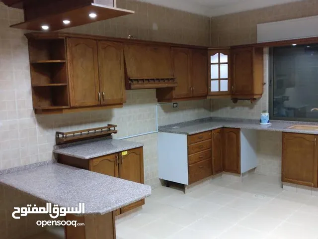 660m2 5 Bedrooms Villa for Sale in Amman Abdoun