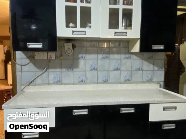 كاونتر قابل لتنزيل السعر للجاد فقط كاونتر يتكون من 4 قطّع (2 زوجي ) بتصميم مودرن