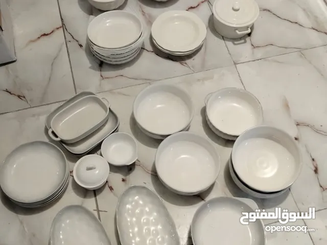 يتوفر لدينا مواعين فرفوري وبورسلين بانسب الاسعار الكارتون سعره يتراوح من 35 لل50 الف دينار