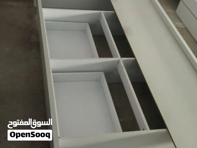 سرير مفرد عدد2 بسعر خشب ماليزي ابيض مع وحده ادراج قابل للفك الروسيه شبابي او بناتي