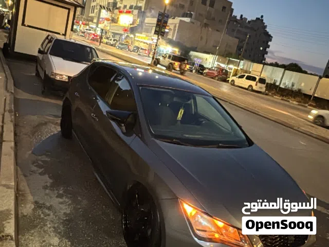 2015 سيات ليون Standard