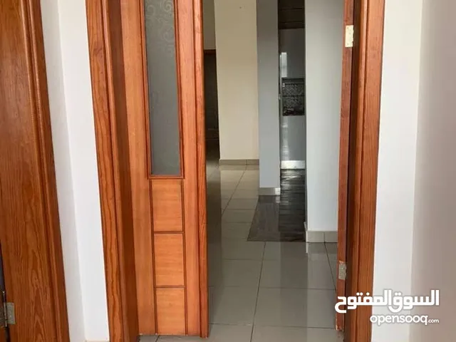 150 m2 4 Bedrooms Townhouse for Rent in Tripoli Ain Zara