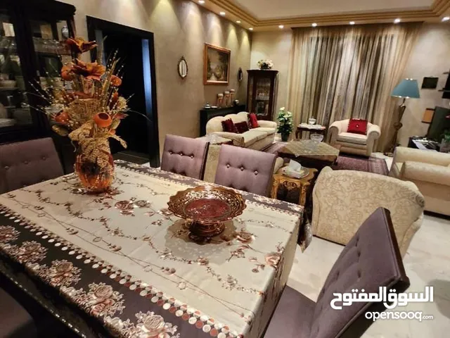 700m2 5 Bedrooms Villa for Sale in Amman Abdoun