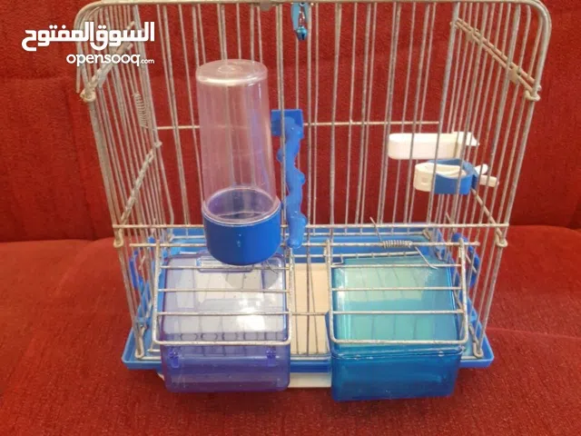 قفصين بكامل ملحقاتهم