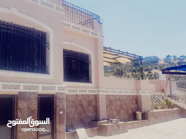 4 Bedrooms Farms for Sale in Jerash Al-Mastaba