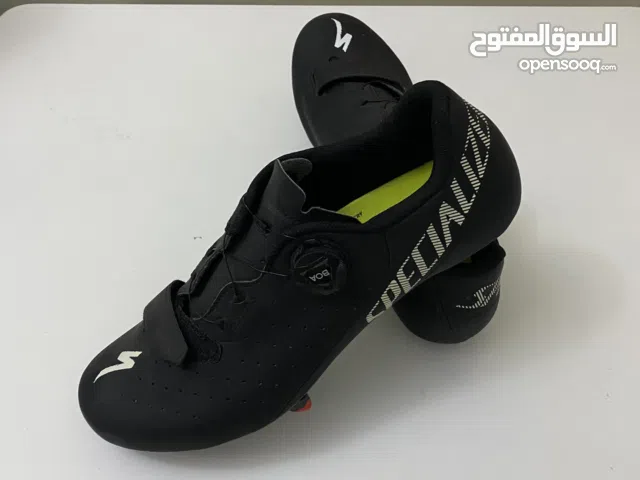 40 Sport Shoes in Muscat