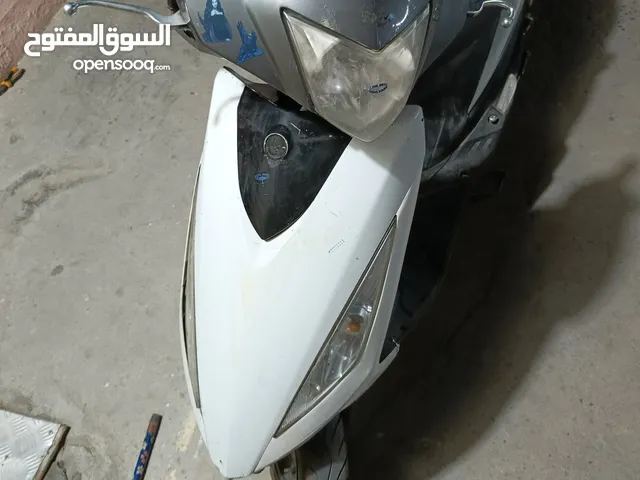 السلام عليكم دراجة سيام للبيع بسعر مناسب نقص ترايش وملف فقط