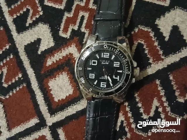 للبيع ساعة ظد الماء اللون اسود تم تحفيض السعر