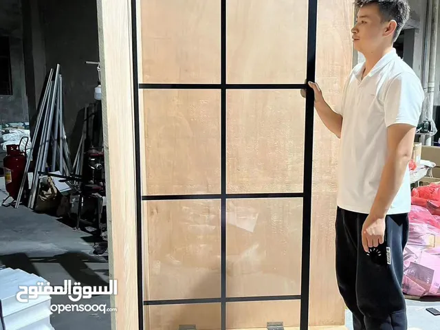 قاطع شاور اسود وذهبي 70 دينار والسلفر 60 دينار والشاور 85 دينار شور زجاج سيكوريت