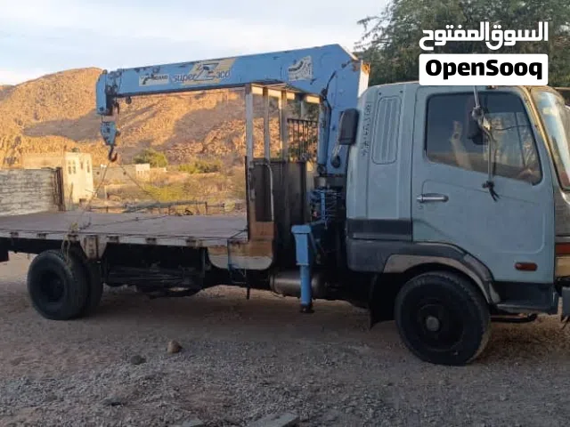 للبيع الدينه مع الونش بسعر جدا منافس. الدينه 6بستون نوع البودي طويل المنيوم جميع المحركان ع الضمان