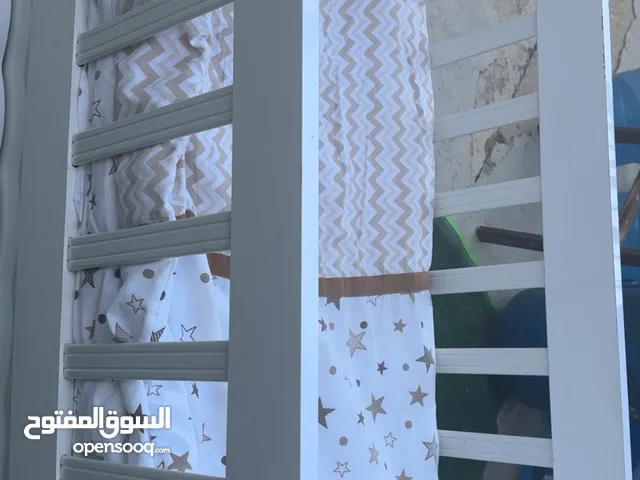 تخت بيبي للبيع مستعمل