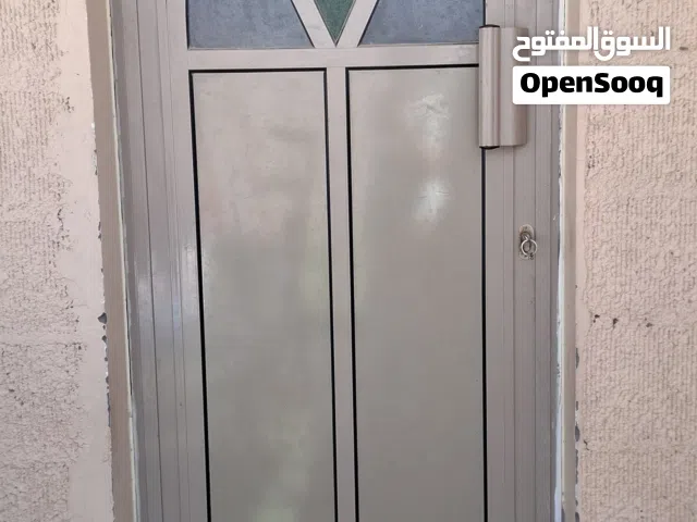 باب خارجي المنيوم بحريني شبه جديد