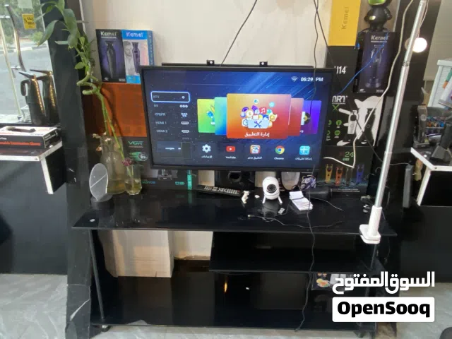 سلام عليكم شاشه للبيع هيه و ميز الشاشه سعر مناسب