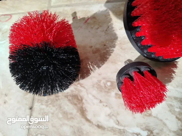 فراشي تنظيف السجاد والكنب 4قطع بسعر مغري