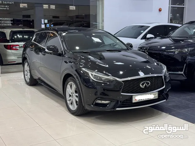 Infiniti Q-30 / 2019 (Black)