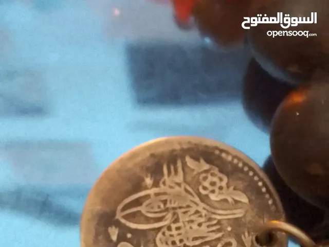 السلام عليكم مسبحه كهرمان انتيك قديمه عمرها اكثر من 100 سنه يسموها الجده لانها قديمه انتيك حلوه