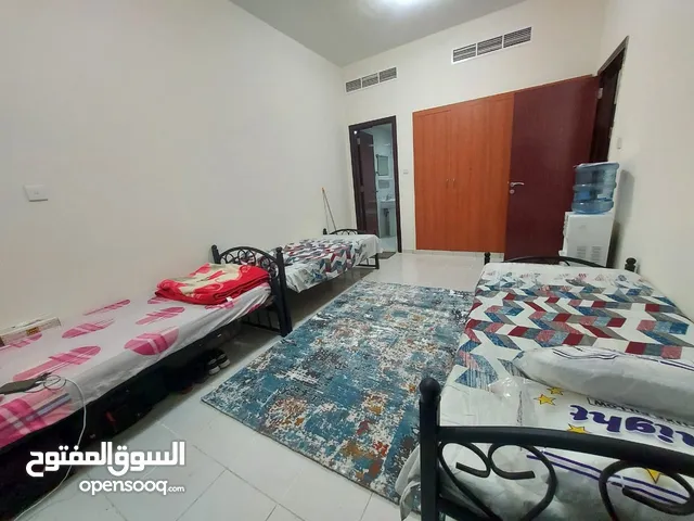 سرير فردي للموظفين العرب