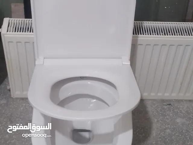 قاعده حمام افرنجي جديد لم تستعمل نوع ايديال غطاء سوفت