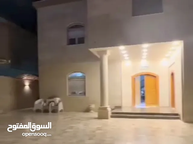 فيلا مفروشة للايجار طابلينو شاركة عامة أو خاصة موقع ممتاز شارع رئيسي بالقرب من مصرف ليبيا المركزي