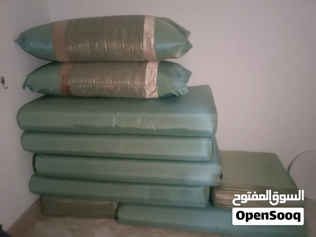 جلسة أرضية للبيع