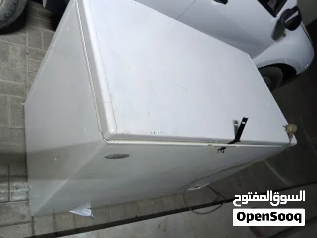 فريزر متوسط الحجم نظيف وممتاز شغال بدون اعطال(Aftron)قابل للتفاوض
