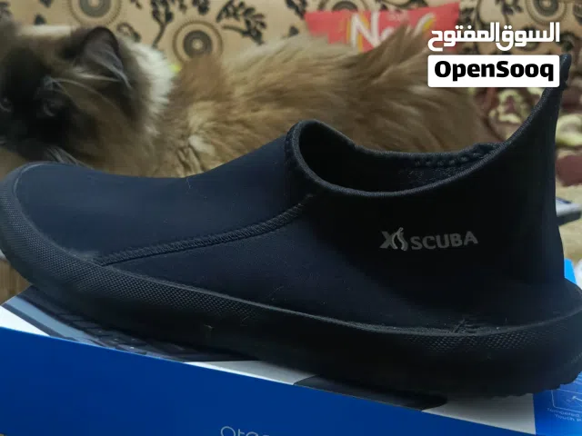 حذاء غوص اللون اسود