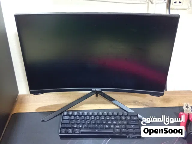 شاشة وكيبورد وسماعة وماوس وماوس باد وعاكسة وباتري وحساب ستيم