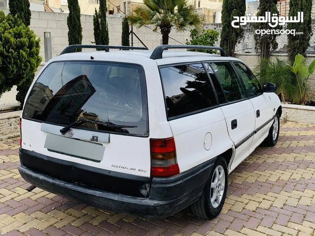 اوبل استرا ستيشن بوضع ممتاز ترخيص تامين فل