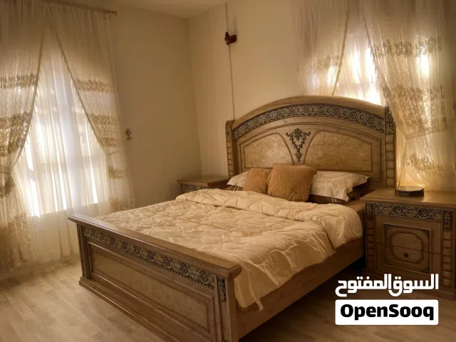غرفة نوم ملكي كلاسيكي مناسب للجميع