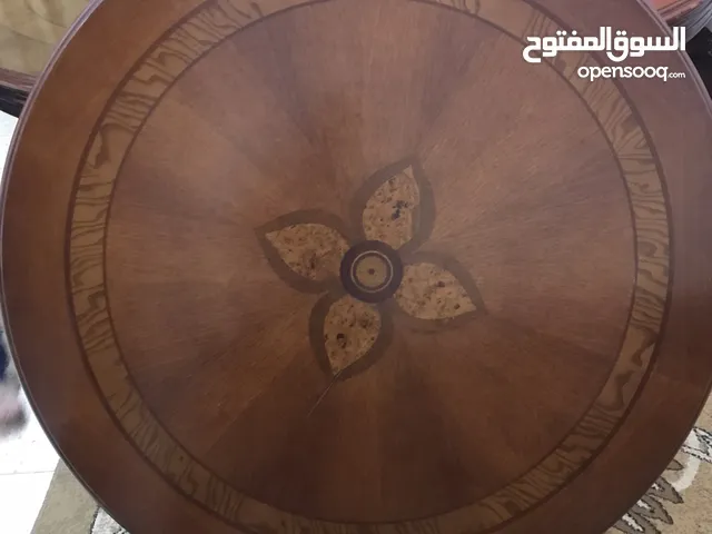 طاولة سفرة  بحجم كبير