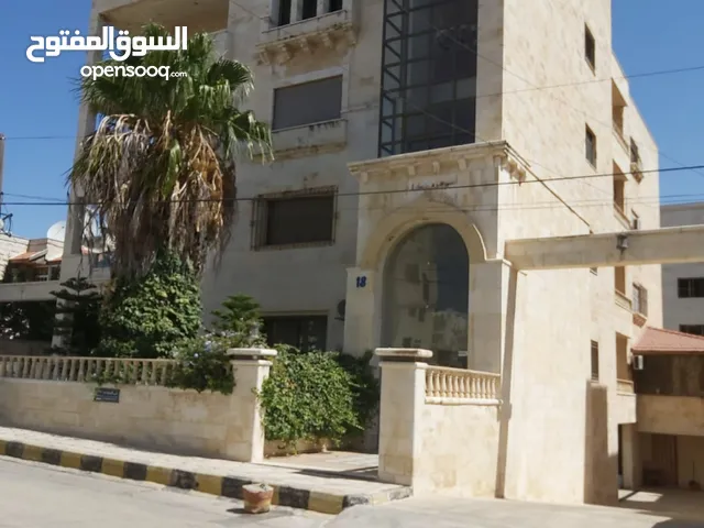 شقة رائعة طابقية 362 مقابل البركة مول في الصويفية للبيع من المالك مباشرة