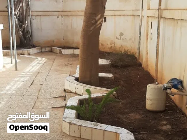 400 m2 More than 6 bedrooms Villa for Rent in Benghazi Al-Fatih