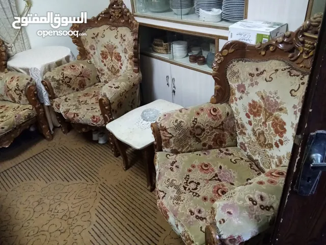كنب مستعمل بحالة الوكالة + طاولات خشب زان فاخر