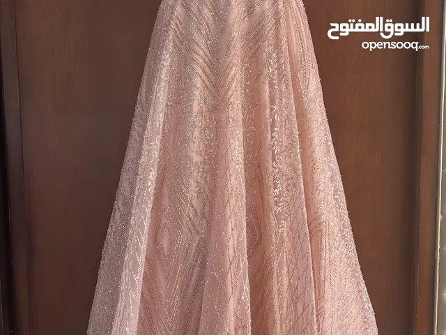 فستان سهرة لون زهري للبيع