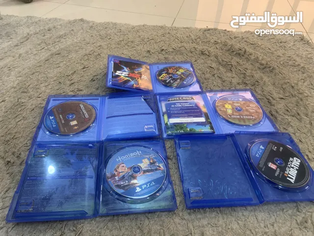 سيديات بلاستيشن 4 مع سماعة للبيع استعمال اقل من سنة مع ايربود و رسيفر للبيع ارسل سعرك خاص
