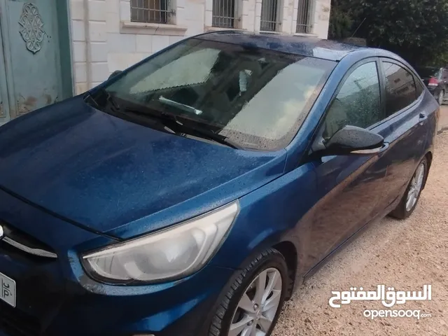 اكسنت 2017 ازرق 4 غيار 1600 جنط 5 5R16