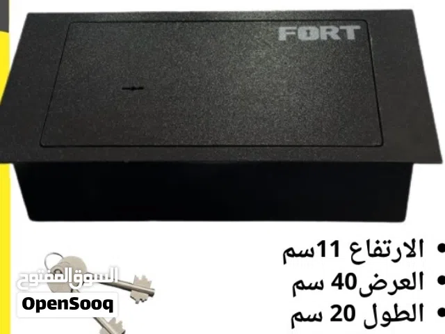 قاصة و خزنه تثبت في الأرض أو في الجدار حفر