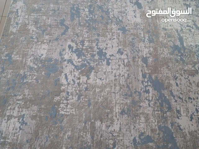 سجاد 160 سم × 230 سم شبه جديد، elegant rug in very good condition