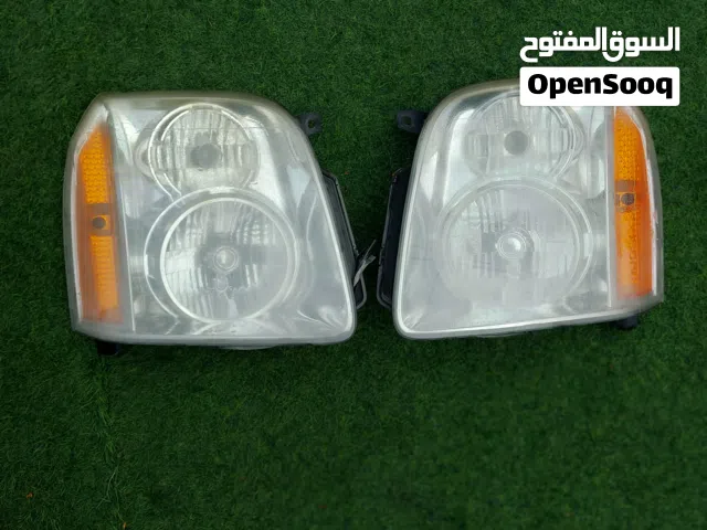 هد لايت يمين و يسار GMC يوكن مديل 2008 بحالة جيدة السعر 15 دينار للقطعتين