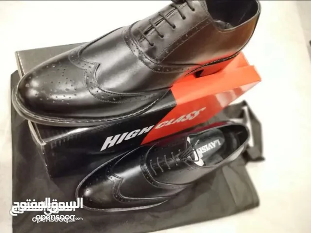 "Made in Italy: Luxury Leather Shoes – Classic Style & Comfort"