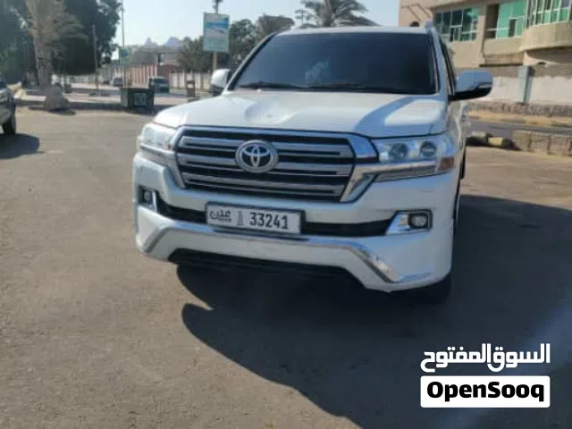 2017 تويوتا لاند كروزر VXR