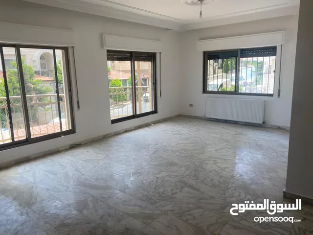 166m2 3 Bedrooms Apartments for Sale in Amman Deir Ghbar