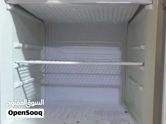 ثلاجه نضيفه وجديده 16قدم
