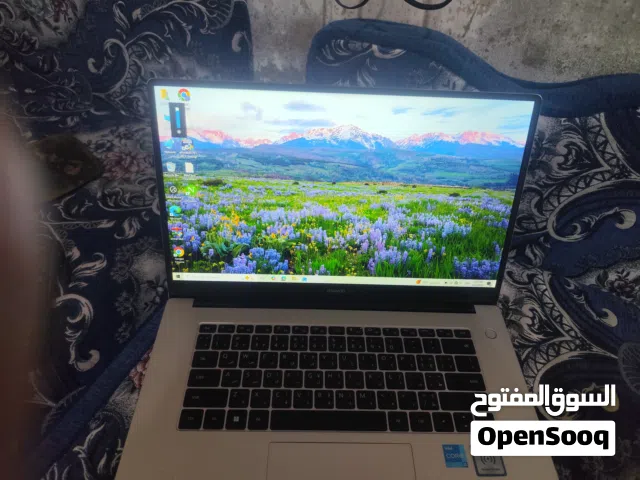 لابتوب HUAWEI MATEBOOK استعمال خفيف استعمال كان دراسة كثير مرتب وناعم وسريع