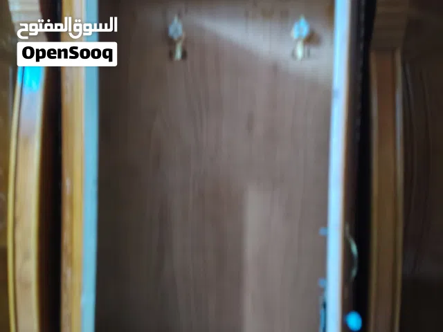 خزان ملابس مستعمله بس جدا نضيفه زلغ ما بيها للبيع ب 60