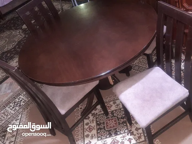 طاولة سفرة مع 5 كراسي،